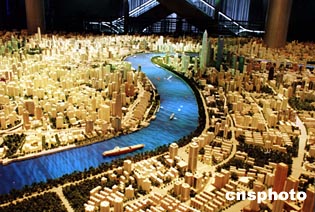 图文:世界最大的城市规划模型在上海展示