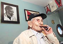 海明威《老人与海》主人公原型去世 享年104岁