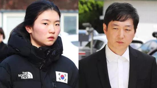  韩国短道速滑运动员沈锡希（左）控诉教练（右）性侵