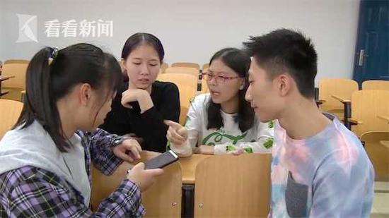 为同学挡刀女大学生恢复良好 妈妈回忆时哽咽不止