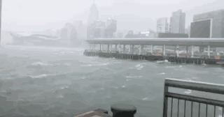 台风来袭港珠澳大桥顶住16级风 感谢逆风而行的人