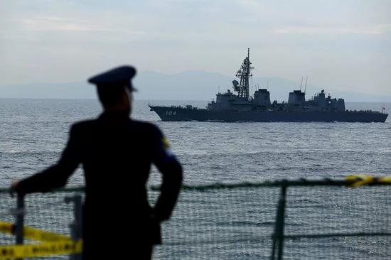 ▲当资料图片：2015年10月15日，日本海上自卫队在相模湾举行海上自卫队阅舰式。（视觉中国）