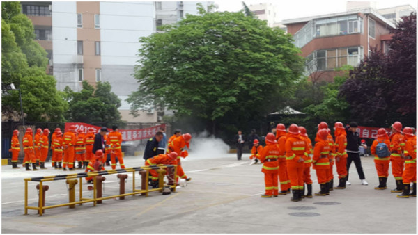 虹口区曲阳路街道：300社区志愿者消防大练兵