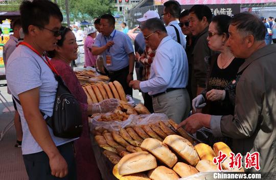 乌鲁木齐牧民作坊食品登上“大舞台”收获满满