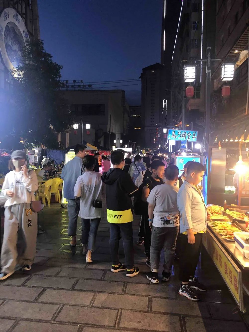 兰州人对于夜间美食的热爱全国领先，城关区和七里河区夜晚订单量最多！