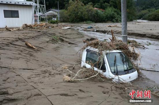受台风“海贝思”影响，日本多地出现山体塌方、泥石流、地表滑落等地质灾害。