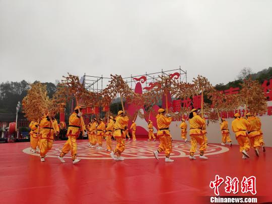14支中国各地舞龙舞狮队湖南南岳同台“争霸”