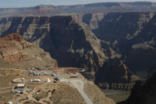 中国一游客在美国大峡谷自拍时坠崖身亡