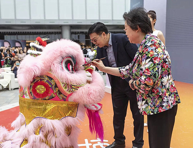 河西有了世界级生活商业中心，华采天地今天开业(图文)