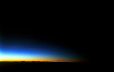 多图:万米高空上的新世纪第一缕阳光
