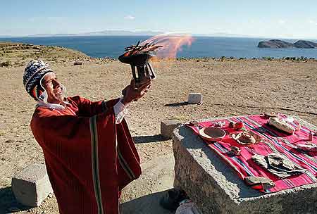 图文:玻利维亚巫师祭祀大地