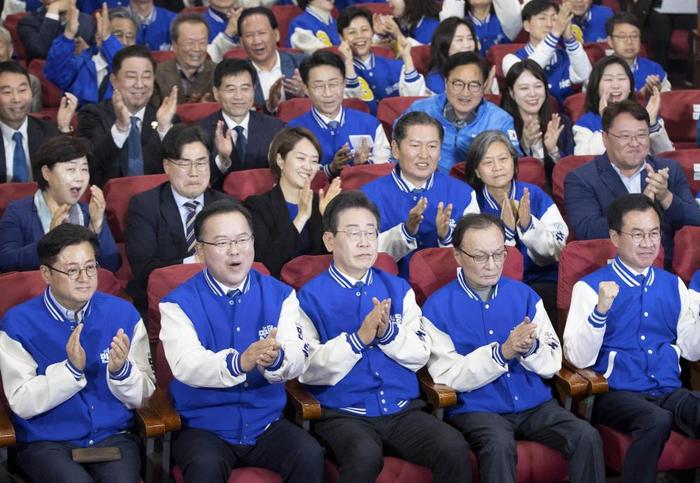 韩国国务总理请辞后 继任者人选浮出水面