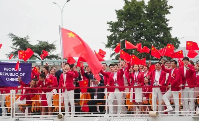 主火炬点燃！马龙挥舞五星红旗！席琳·迪翁亮相…巴黎奥运会这些场面燃爆了 (http://www.cnwts.cn/) 国际 第2张