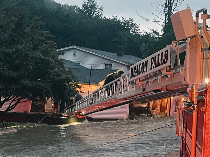 暴雨引发洪水致两人死亡 美国康涅狄格州进入紧急状态 (http://www.cnwts.cn/) 国际 第1张