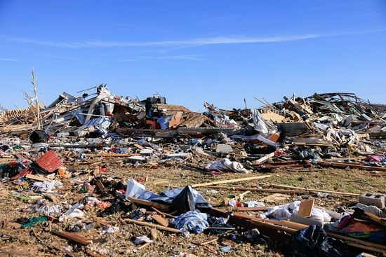 50起龙卷风横扫全美一镇75%被毁 官员直呼"像战区"
