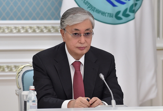 哈萨克斯坦爆发抗议 总统接受政府辞职