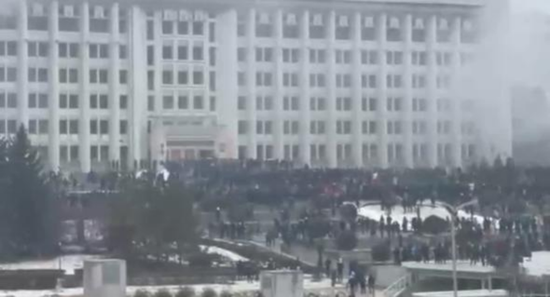 俄媒：阿拉木图警方开展“清理”行动 约2000人被捕