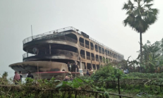 孟加拉国客船火灾已造成至少40人死亡 200多人受伤