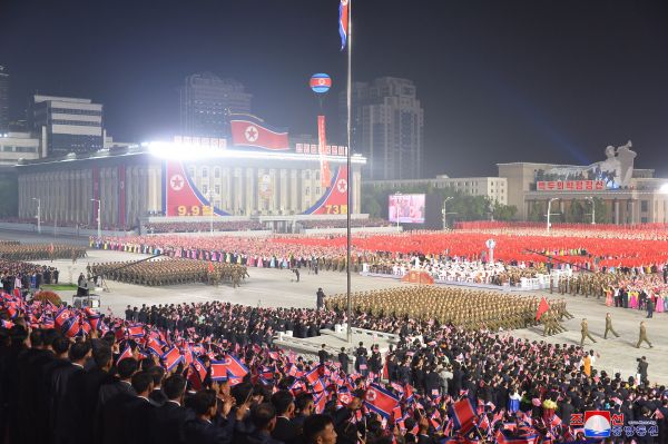 朝鲜建国73周年阅兵传递哪些信号？