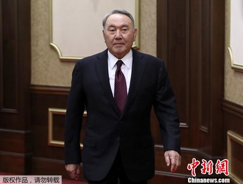 哈萨克斯坦首任总统纳扎尔巴耶夫决定移交党主席职位