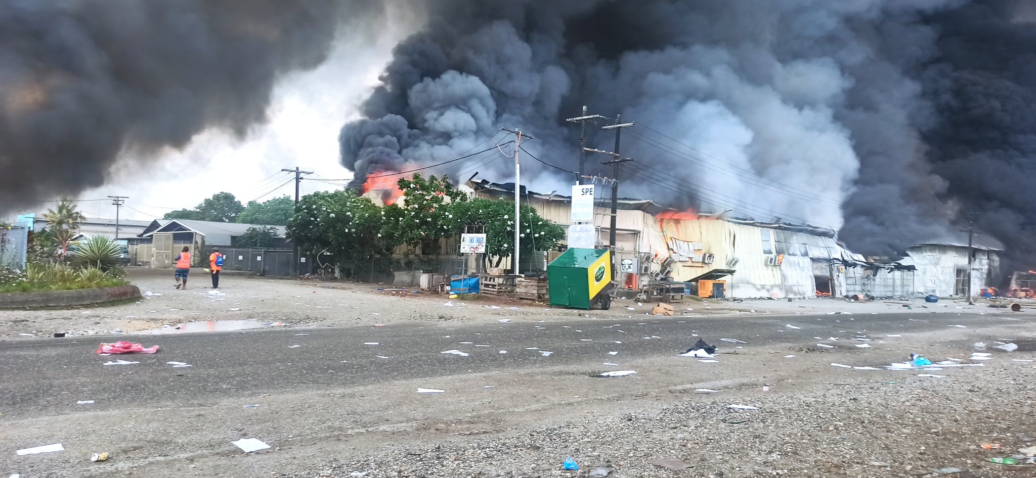 所罗门群岛总理住宅遭暴徒纵火焚烧