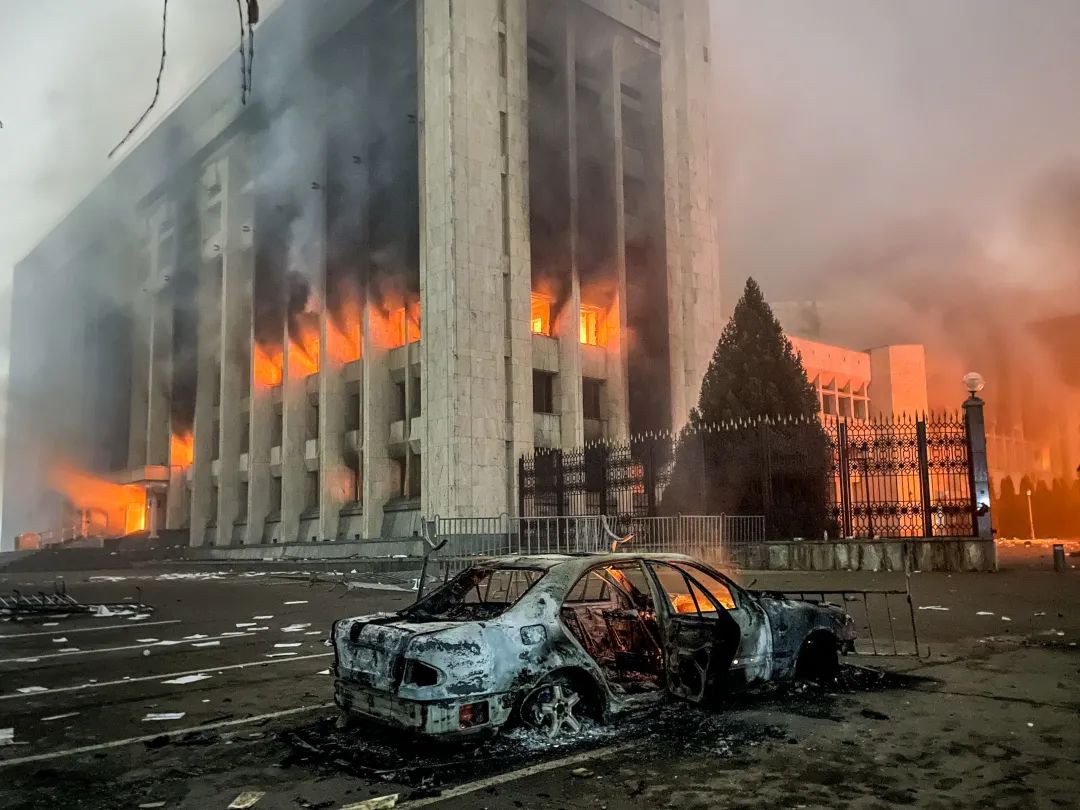 在哈萨克斯坦经历暴乱的中国人:枪声爆炸声几分钟1次