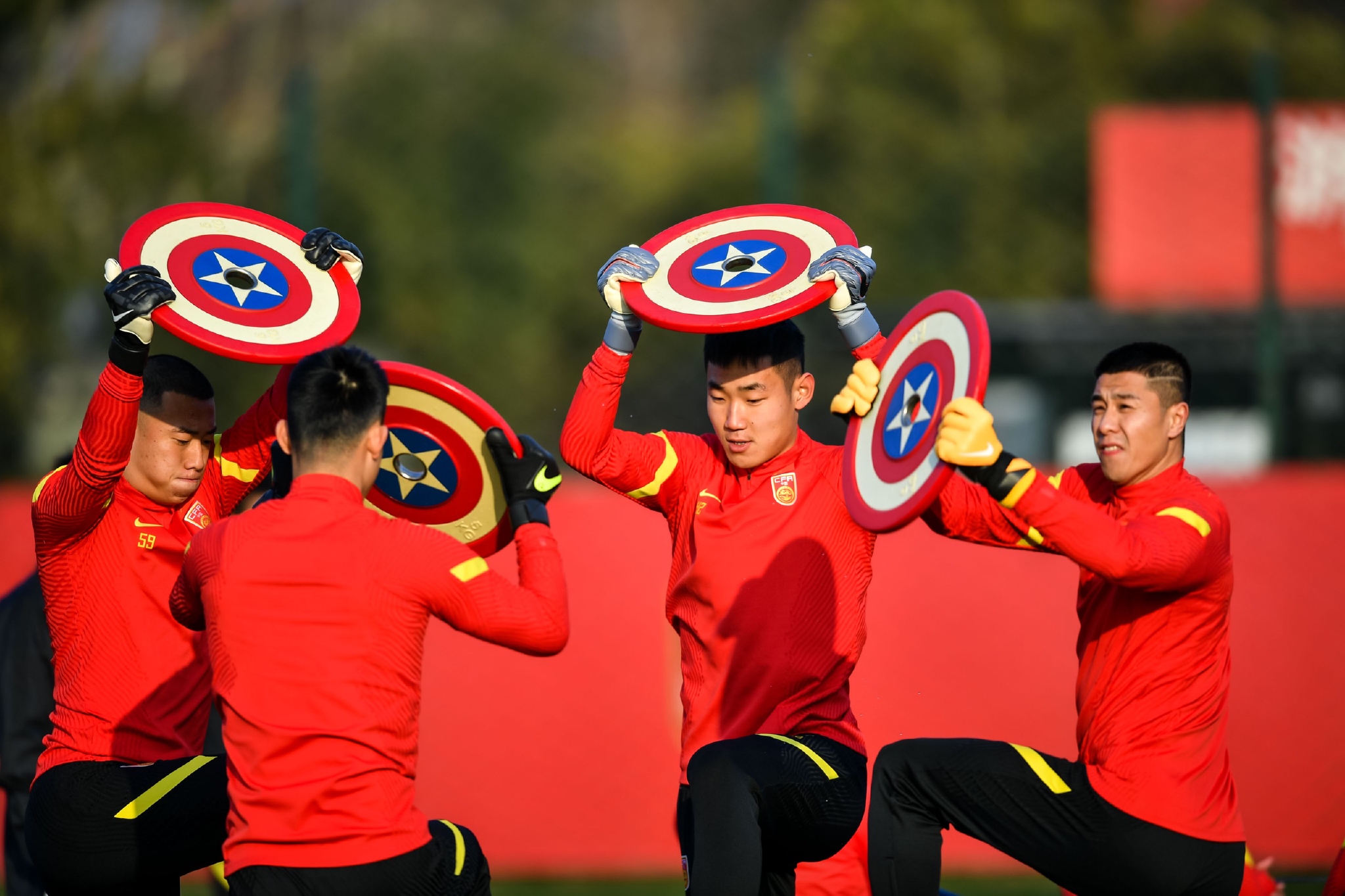 国足队长展望对阵日本越南：打出精气神，结果不会差