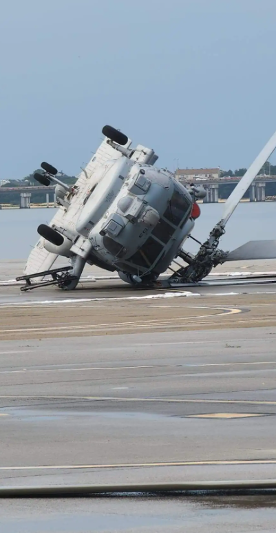 因人为失误，美海军10架直升机在风暴中受损，至少4架被吹翻 (http://www.sztjhome.com/) 国际 第2张