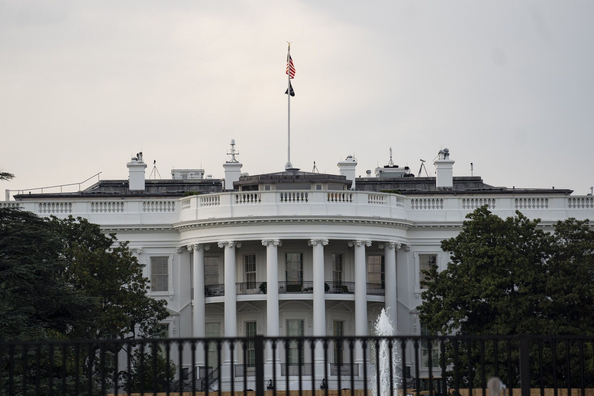 白宫要求政府机构于30天内确保其联邦设备和系统上禁用TikTok，外交部回应 (http://www.wu321.cn/) 农村往事 第1张