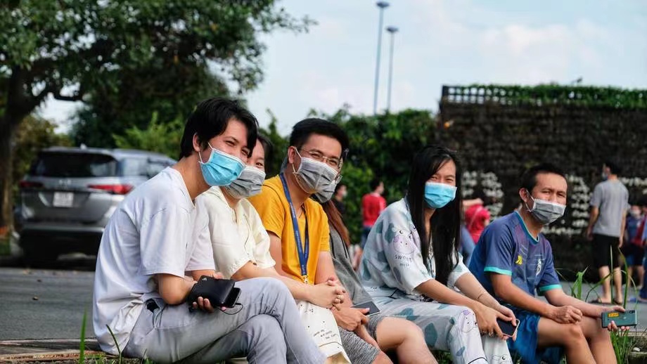 越南胡志明市仅40%的工人希望在解除社会隔离后返回工作岗位