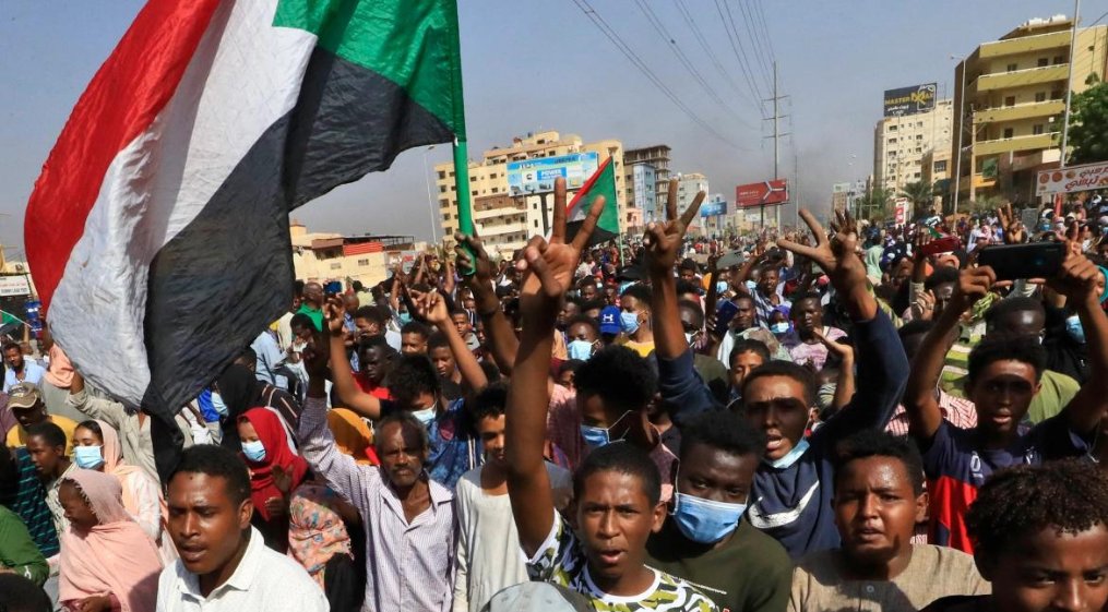 非盟暂时解除苏丹成员国身份