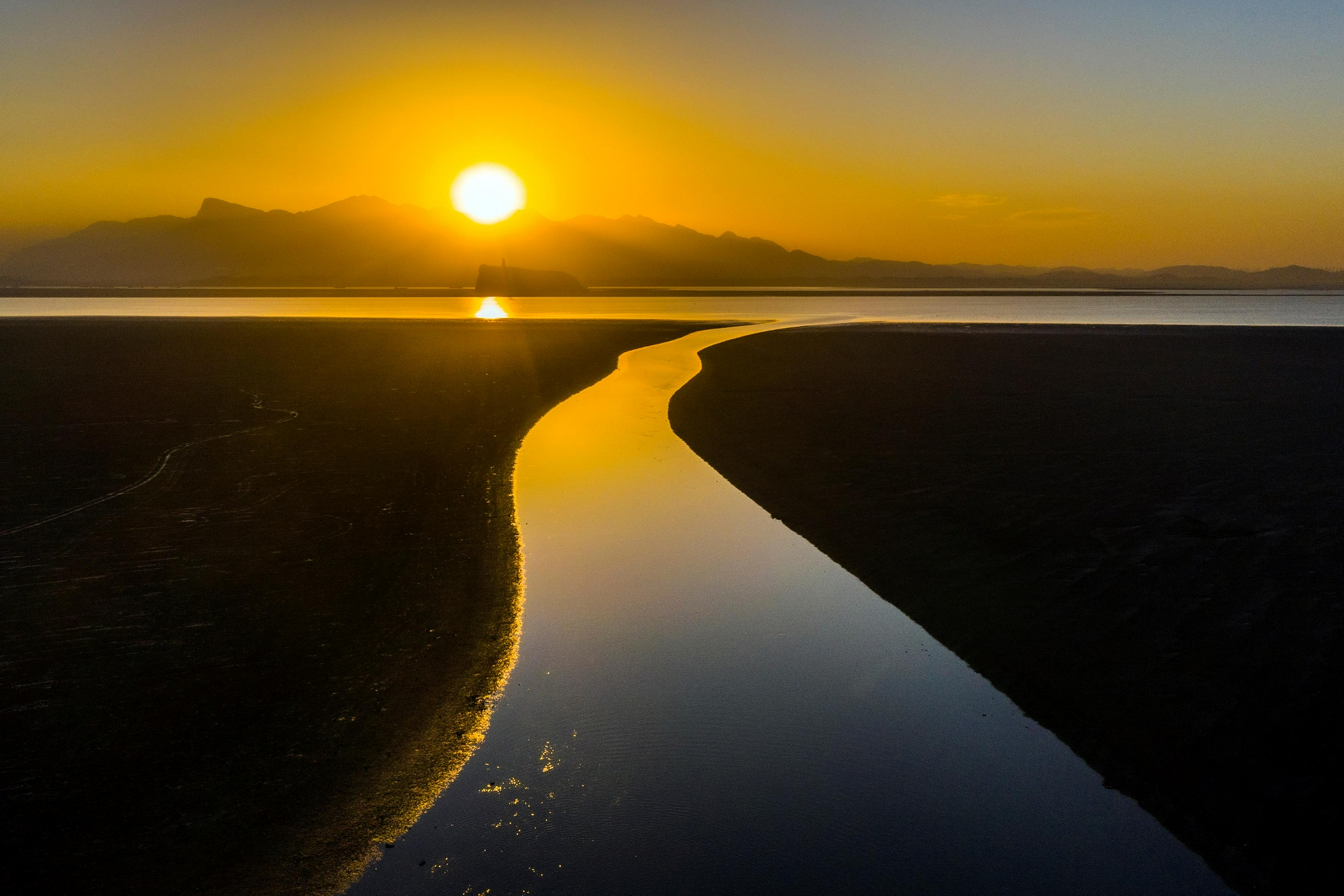 鄱阳湖进入枯水期 湿地景观美翻了 戳图欣赏！ (http://www.cstr.net.cn/) 资讯 第2张