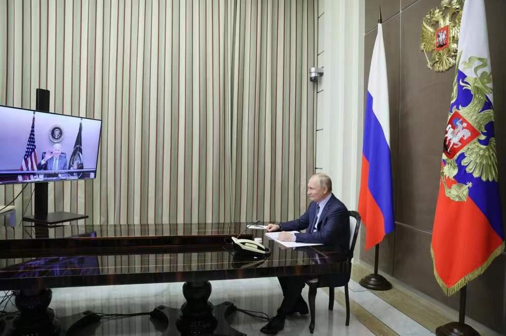 俄美总统视频会晤结束 持续约2小时