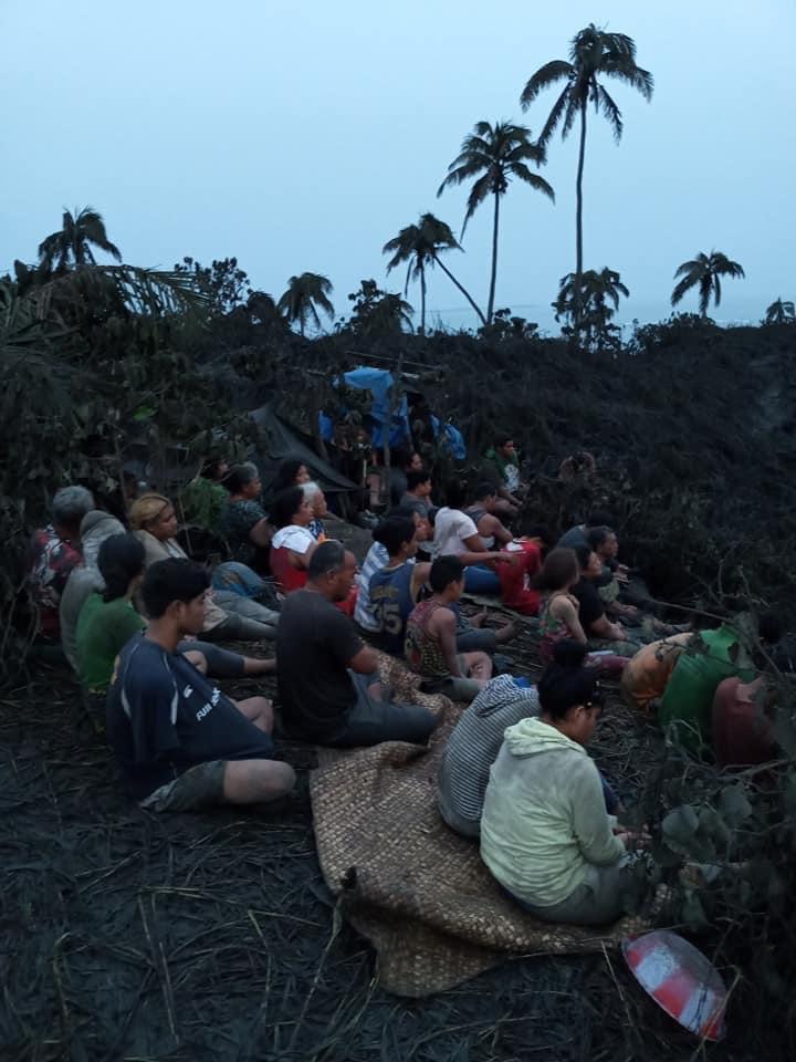 汤加受灾最严重的居民被疏散到安全地区