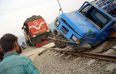 铁路道口事故图片