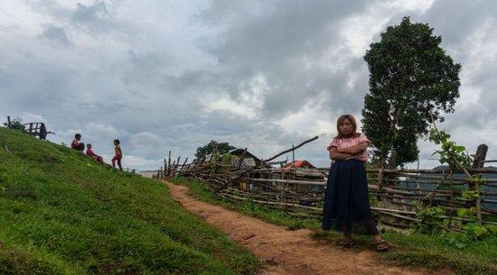 纪录片《缅北高地来的女人》拍摄了缅北女性拉瑞的生活，她经人介绍嫁到山东农村一户人家，生下一儿一女后逃跑，几经波折又回到了山东。（受访者供图）