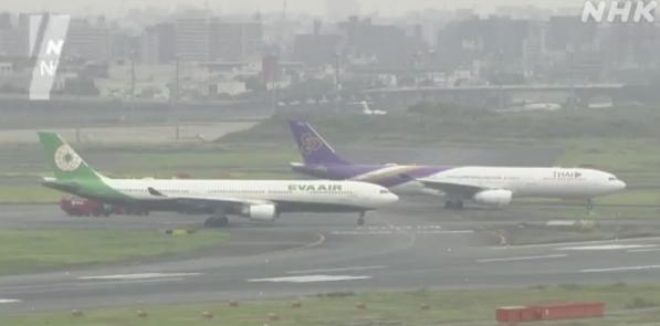 据日本广播协会报道视频，10日，日本羽田机场两架民航飞机发生碰撞。