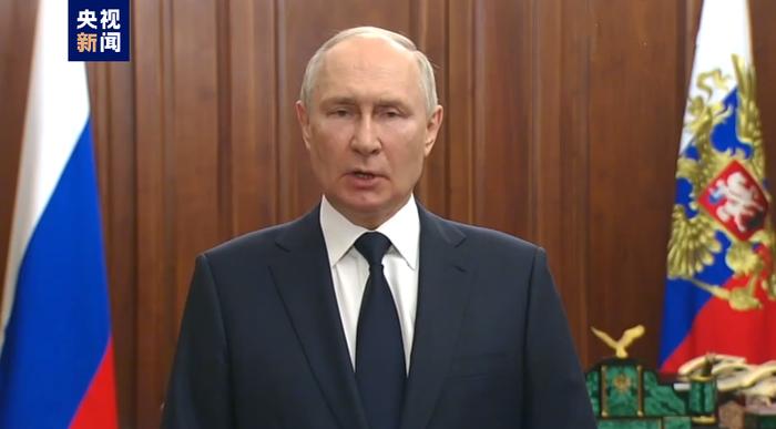 26日晚，俄罗斯总统普京在克里姆林宫发表全国电视讲话