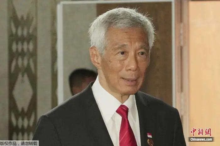 新加坡总理李显龙宣布：将移交权力