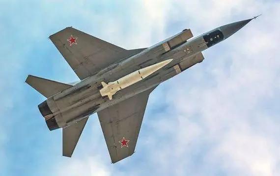 米格-31K战机挂载“匕首”导弹 本文图源：俄罗斯国防部