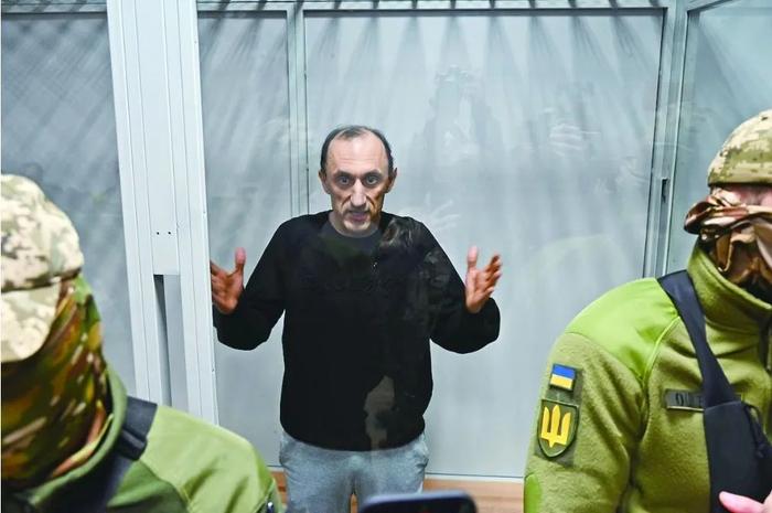 罗曼·切尔文斯基今年10月10日在基辅法院受审。（华盛顿邮报网站）