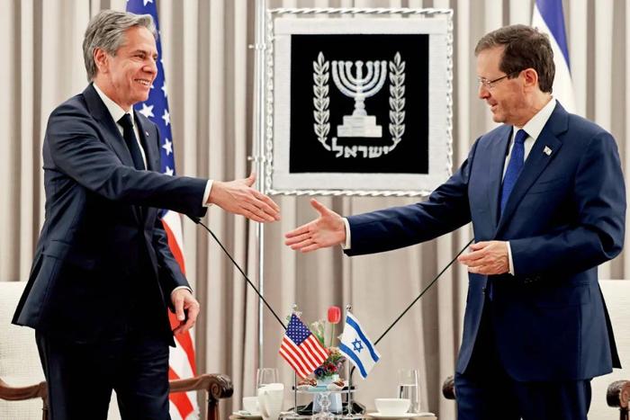 2023年1月30日，以色列总统赫尔佐格（右）在耶路撒冷会见美国国务卿布林肯。图/视觉中国