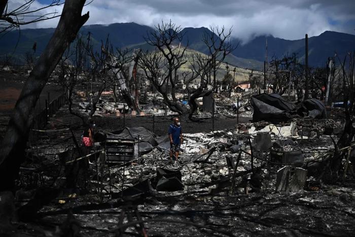 夏威夷街头生死逃亡：美国遭遇100年来最致命野火