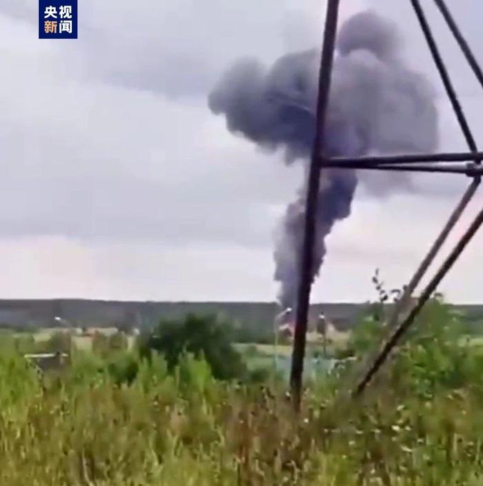 俄罗斯特维尔州飞机坠毁现场已发现8名遇难者遗体