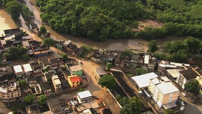 巴西里约州遭遇强降雨 已致13人死亡