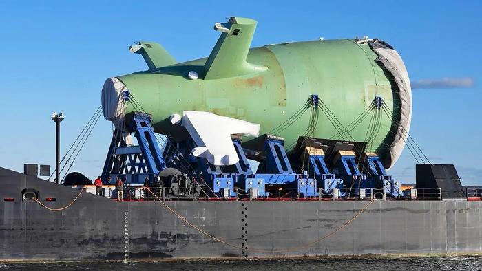 美国新型“哥伦比亚”级战略核潜艇尾部分段，采用X型尾舵/美海军学会网站