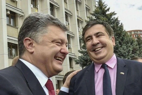 · 萨卡什维利（右）与乌克兰时任总统波罗申科。