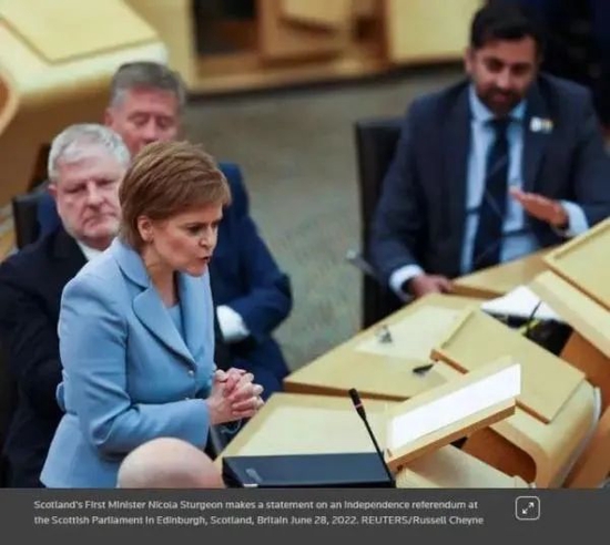 斯特金在苏格兰议会讲话 图：路透社