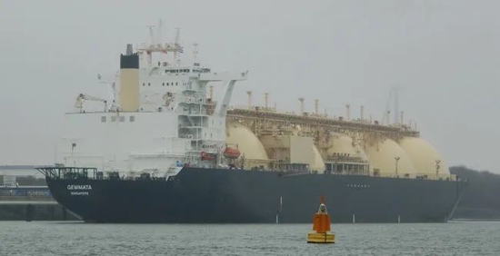 为了向欧洲输送天然气，美国放宽了天然气运输船的许多限制