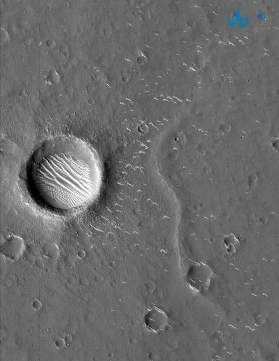  ▲ 天问一号探测器获取的火星影像